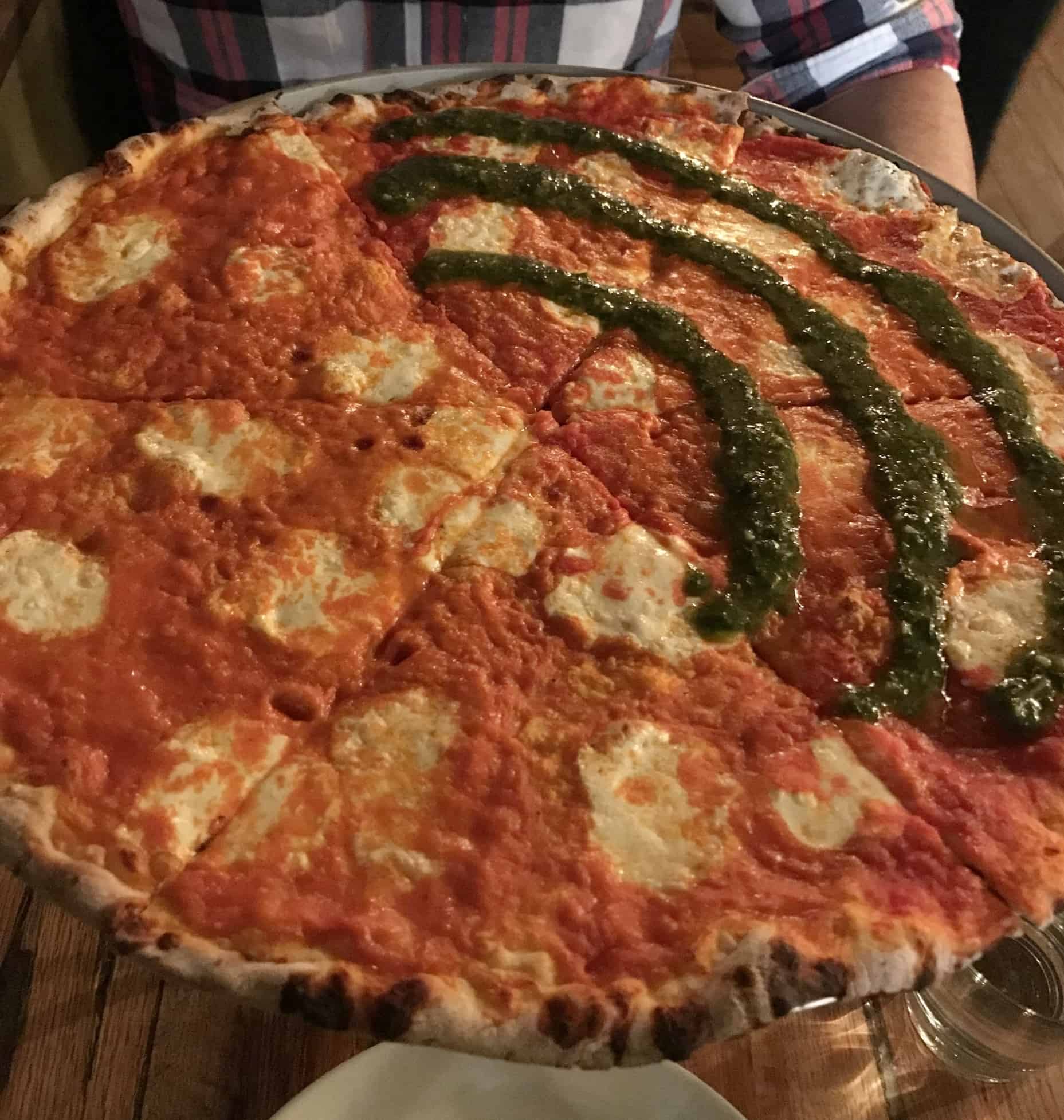 a picture of a pizza pie